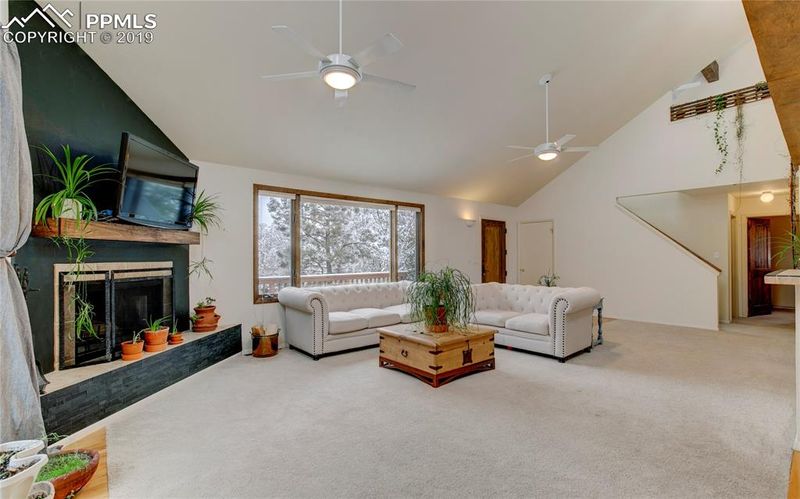 21 Sandra Ln, Manitou Springs, CO 80829