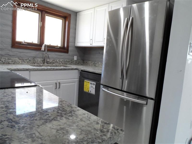21 Terrace Dr, Pueblo, CO 81001