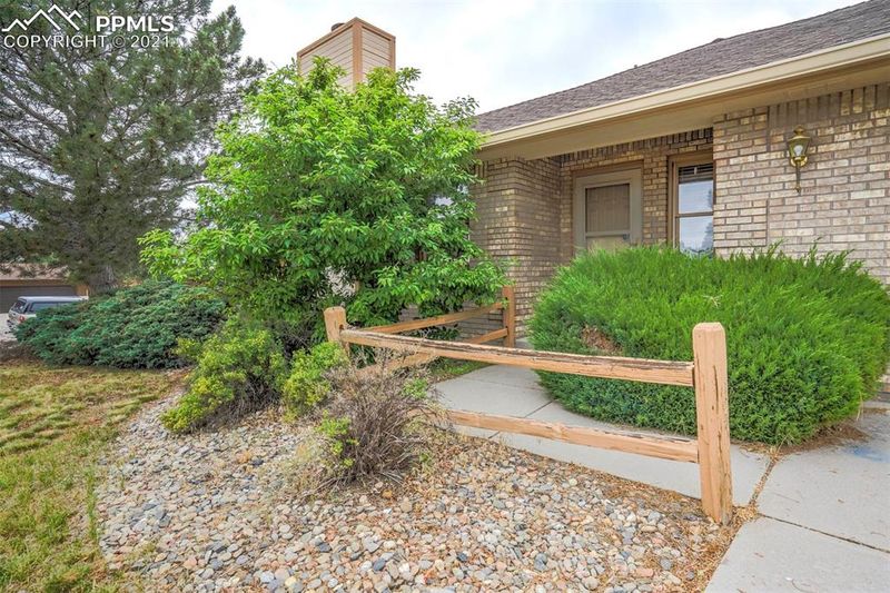 210 Scottsdale Dr, Colorado Springs, CO 80921