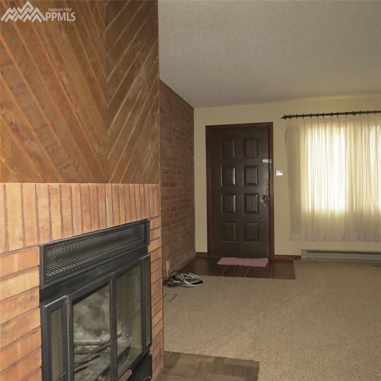 2101 Chatalet Ln #G, Pueblo, CO 81005