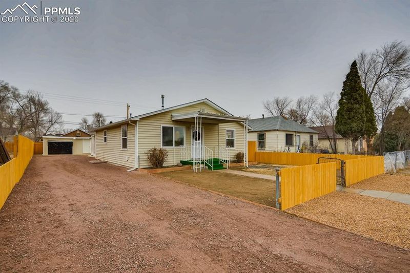 2103 E 11th St, Pueblo, CO 81001