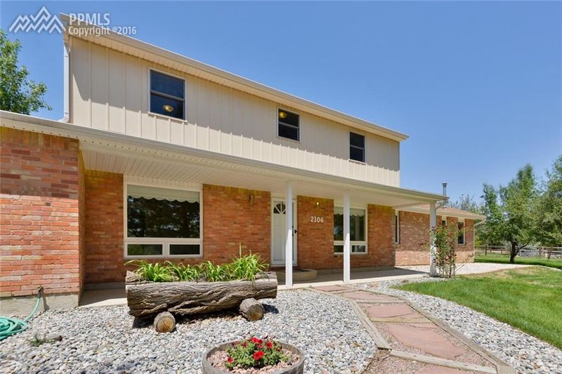 2104 Broken Circle Rd, Colorado Springs, CO 80915