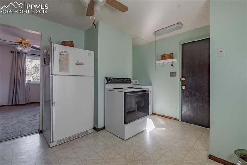 2105 Salt Dr, Colorado Springs, CO 80910