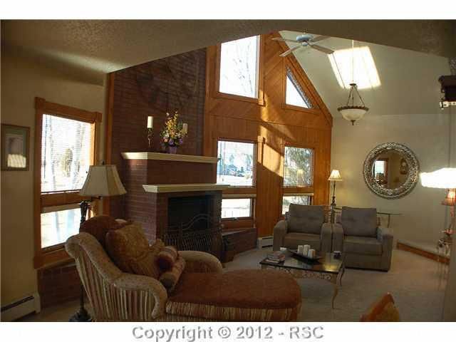 2106 Carlee Dr, Pueblo, CO 81005