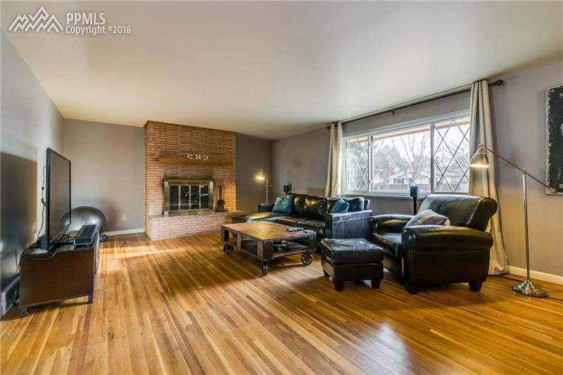 2106 Glenn Summer Rd, Colorado Springs, CO 80909