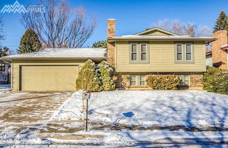 2106 Lander Cir, Colorado Springs, CO 80909