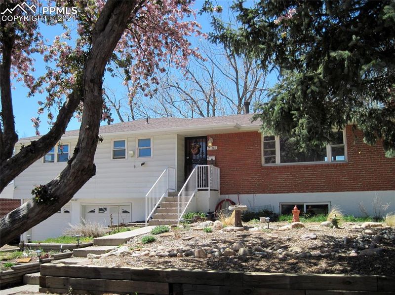 2106 Wynkoop Dr, Colorado Springs, CO 80909