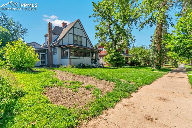 2107 N Elizabeth St, Pueblo, CO 81003