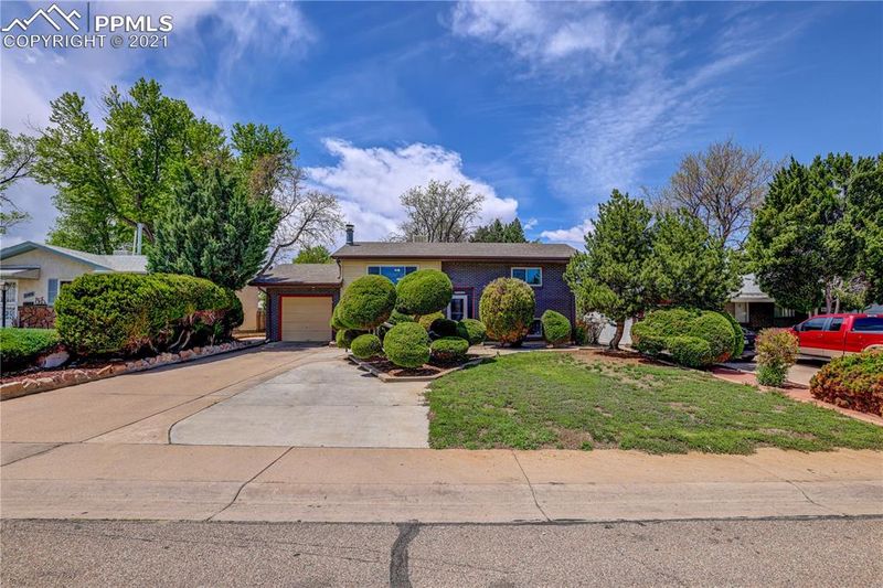2107 Vinewood Ln, Pueblo, CO 81005