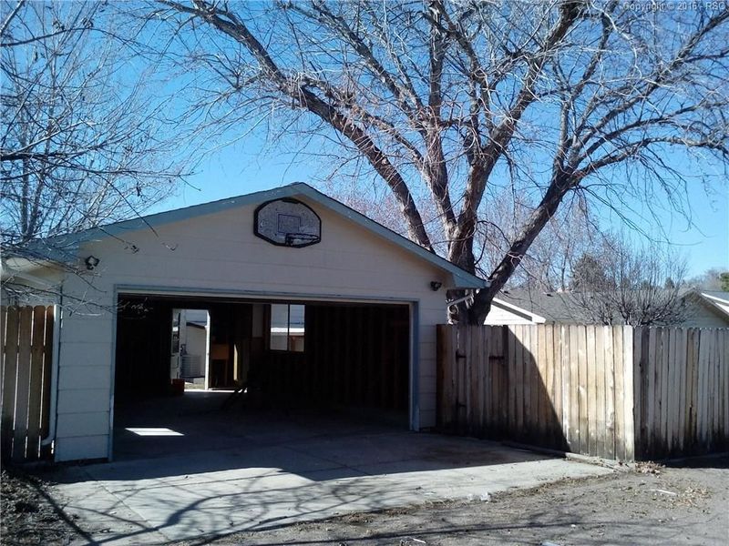2109 Monteagle St, Colorado Springs, CO 80909