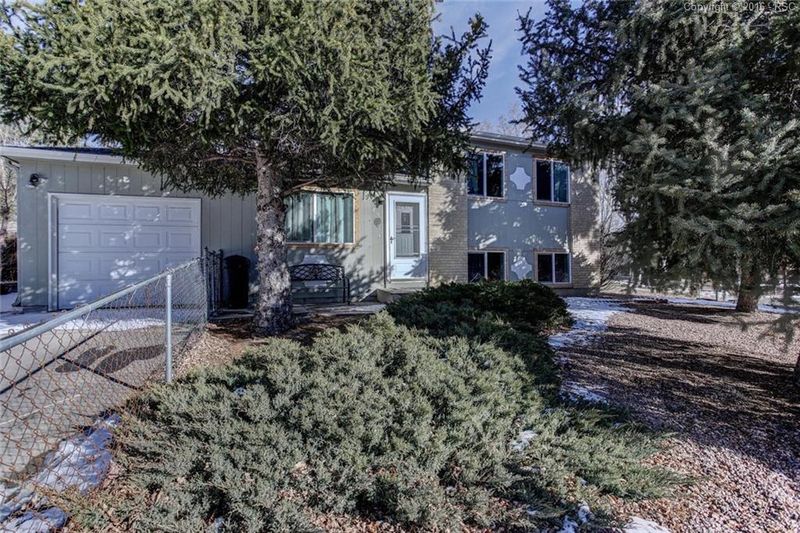 211 Milton Dr, Colorado Springs, CO 80910