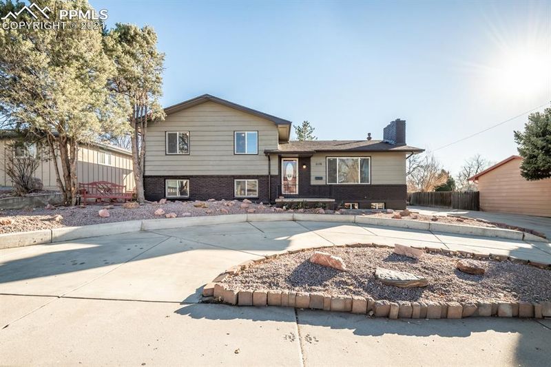 2110 Comanche Rd, Pueblo, CO 81001