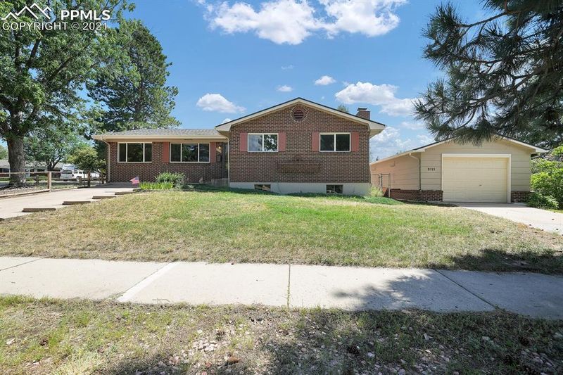 2111 Clarkson Dr, Colorado Springs, CO 80909