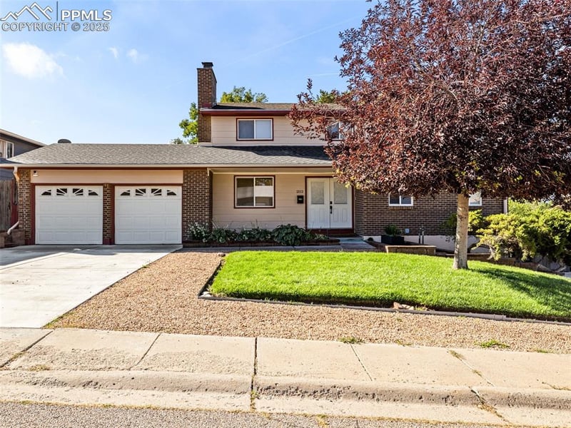 2112 North Dr, Pueblo, CO 81008