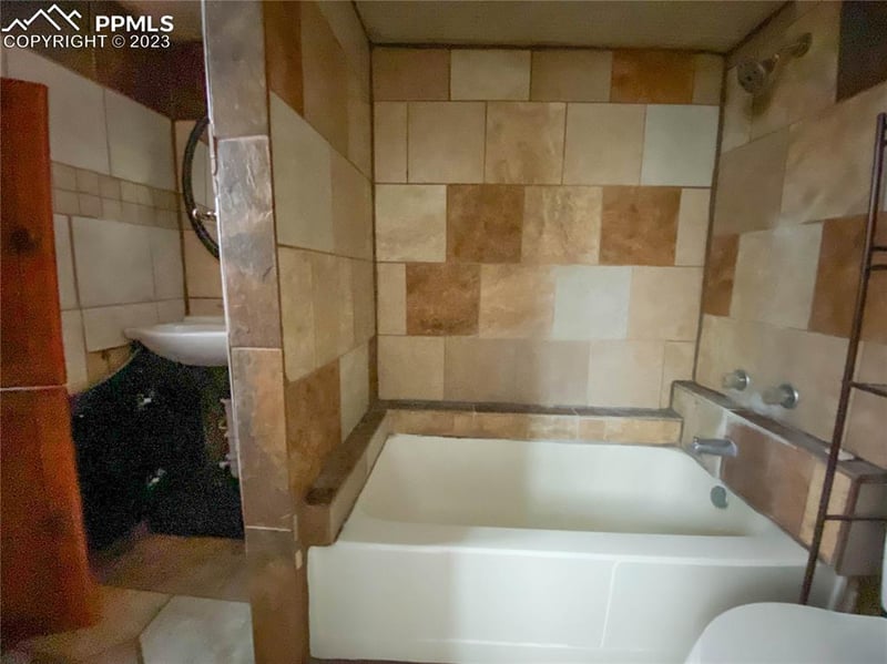 2113 Weber St, Colorado Springs, CO 80907