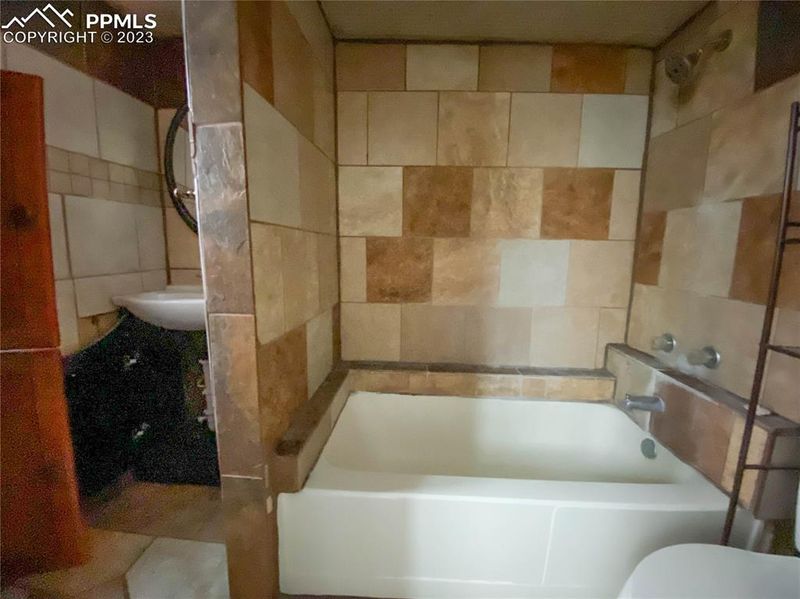 2113 N Weber St, Colorado Springs, CO 80907