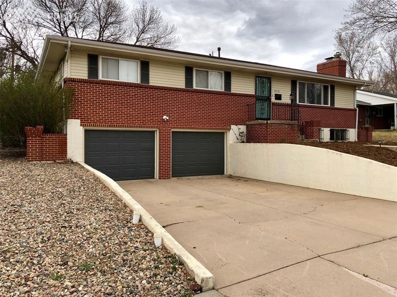 2114 Glenn Summer Rd, Colorado Springs, CO 80909