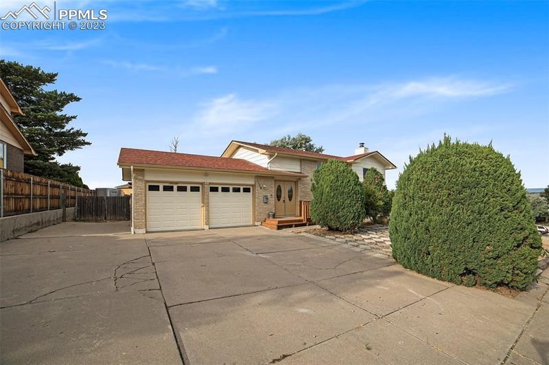 2114 North Dr, Pueblo, CO 81008