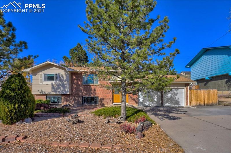 2117 North Dr, Pueblo, CO 81008