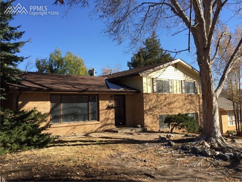 2119 Eagle View Dr, Colorado Springs, CO 80909