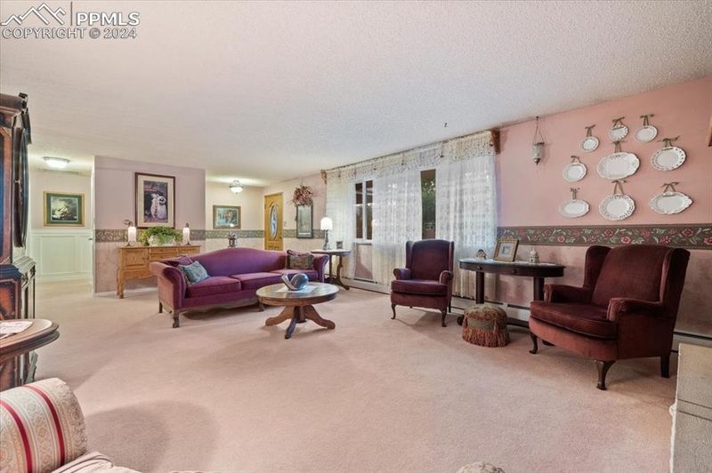 2119 Glenn Summer Rd, Colorado Springs, CO 80909
