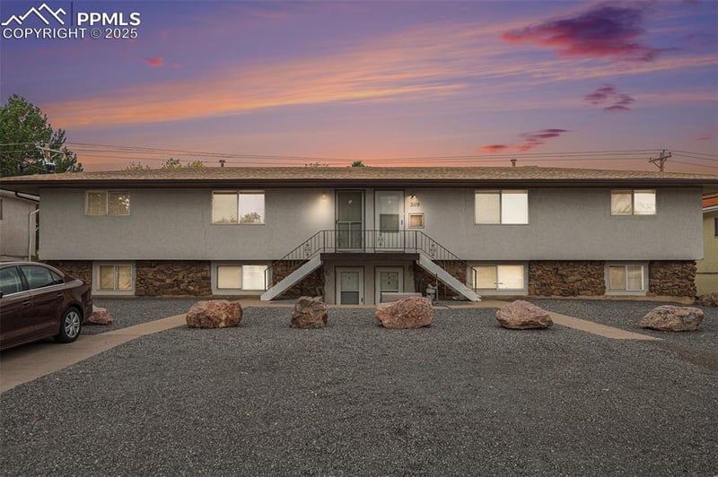 2119 Norman Ln, Pueblo, CO 81005