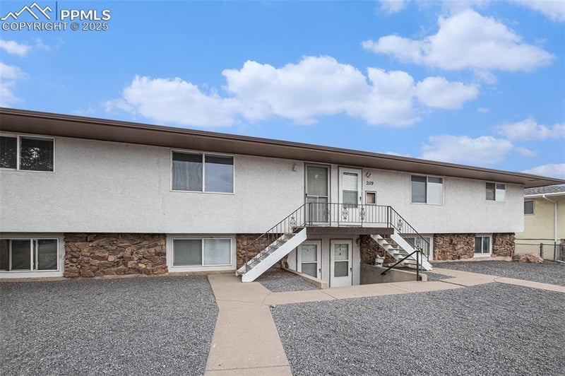 2119 Norman Ln, Pueblo, CO 81005