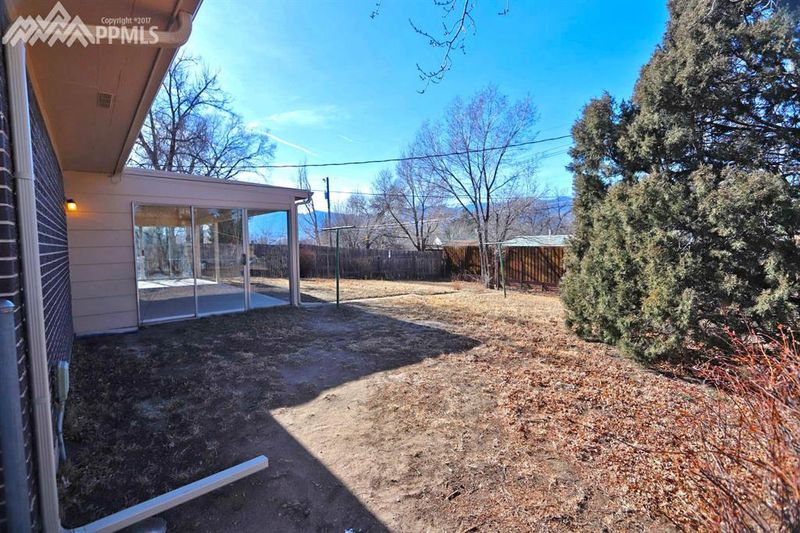 212 S Circle Dr, Colorado Springs, CO 80910
