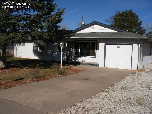 212 Everett Dr, Colorado Springs, CO 80911