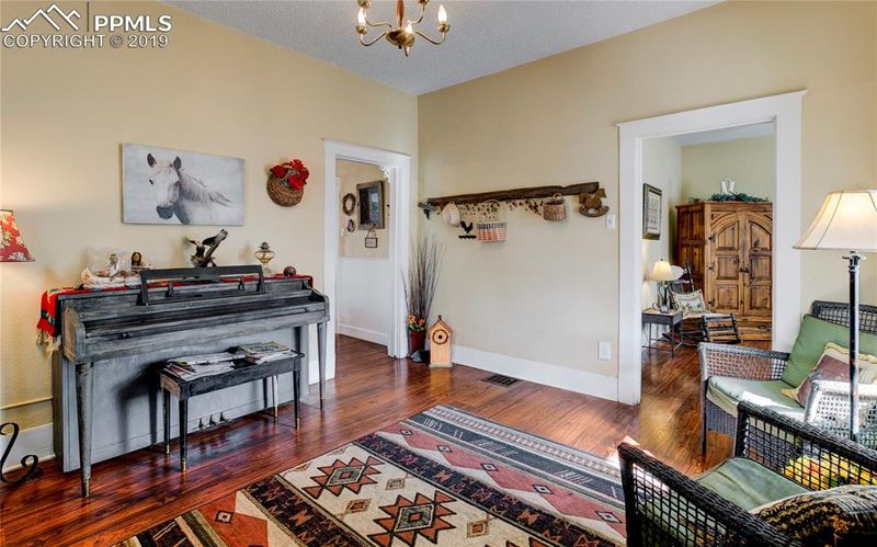 212 E Jackson St, Colorado Springs, CO 80907