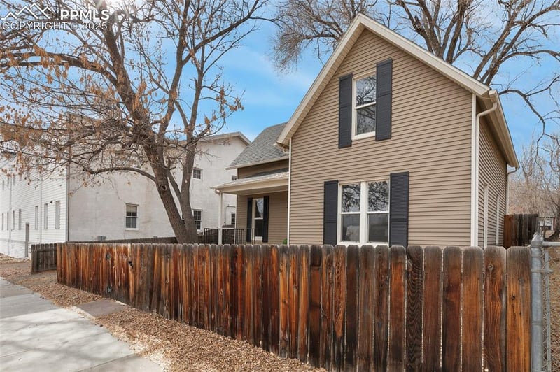 212 Walnut St, Colorado Springs, CO 80905