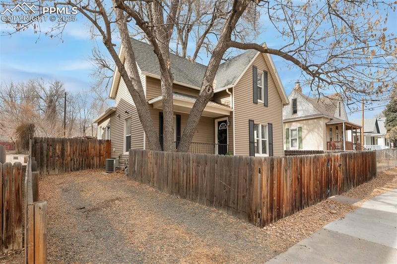 212 Walnut St, Colorado Springs, CO 80905