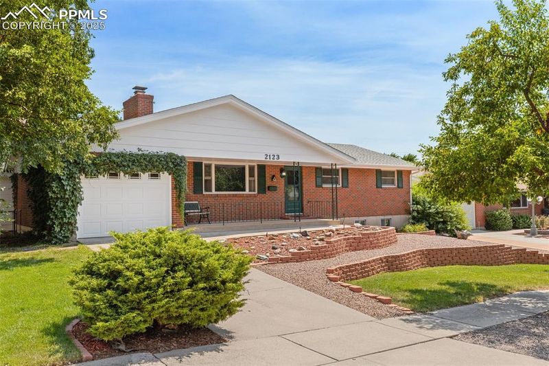 2123 Glenn Summer Rd, Colorado Springs, CO 80909