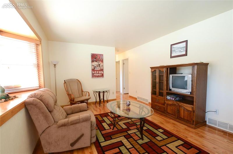 2124 N Chelton Rd, Colorado Springs, CO 80909