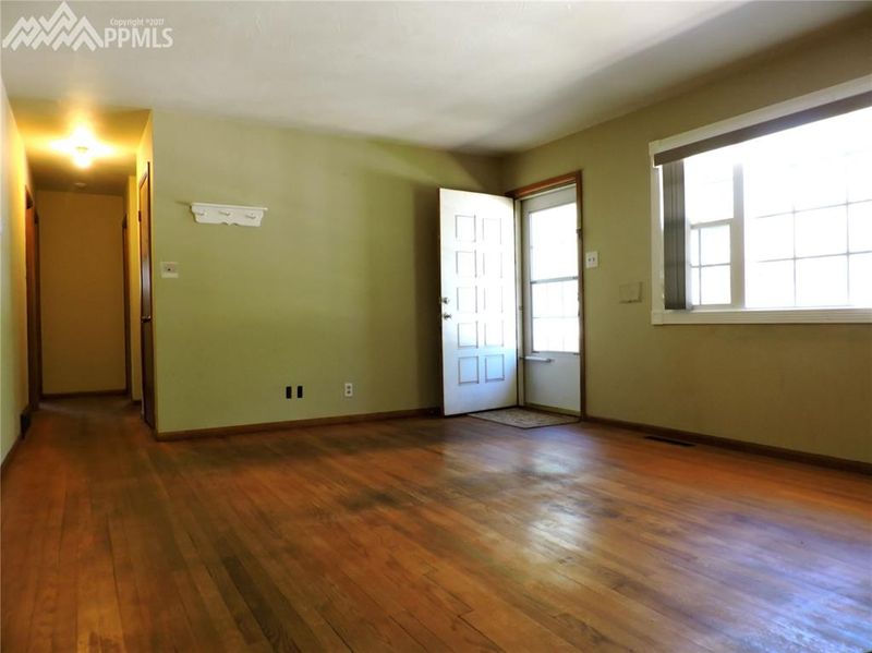 2125 Downing Dr, Colorado Springs, CO 80909