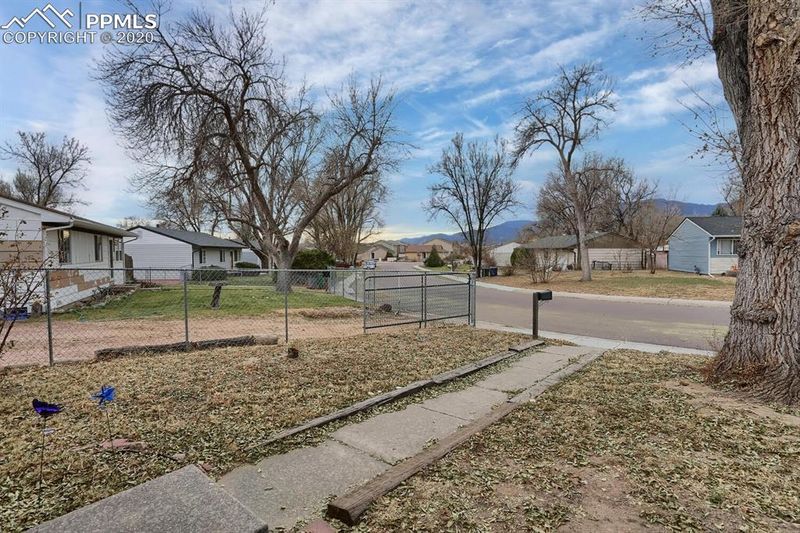 2125 Frontier Dr, Colorado Springs, CO 80911