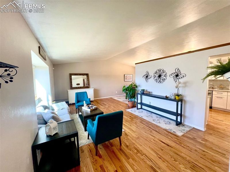 2125 Heatherdale Dr, Colorado Springs, CO 80915