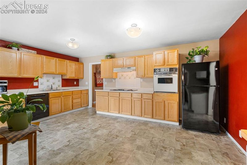 2125 Winston Rd, Colorado Springs, CO 80909