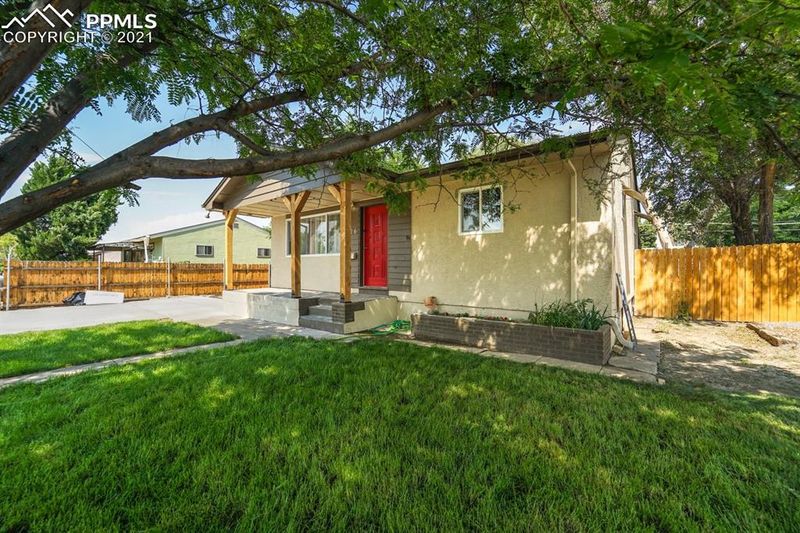 2126 Driftwood Ln, Pueblo, CO 81005