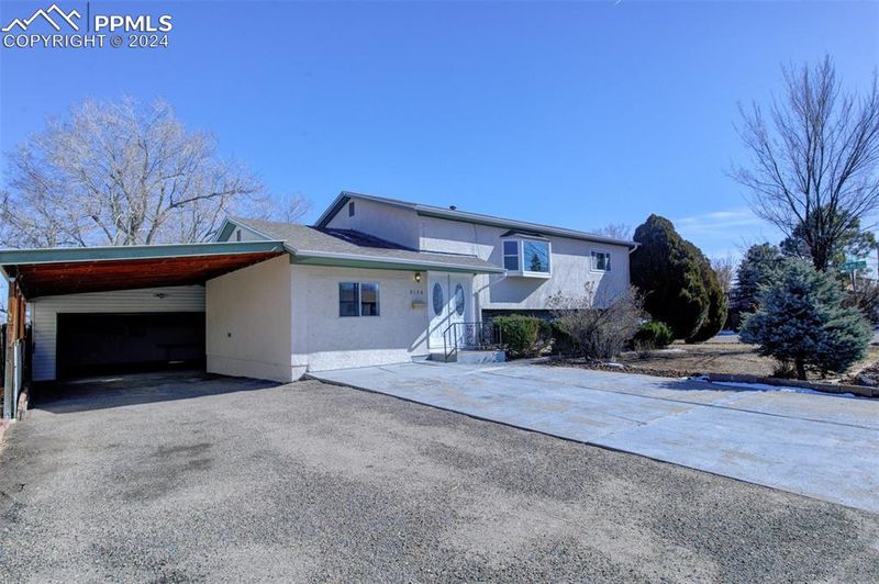 2126 Lynwood Ln, Pueblo, CO 81005