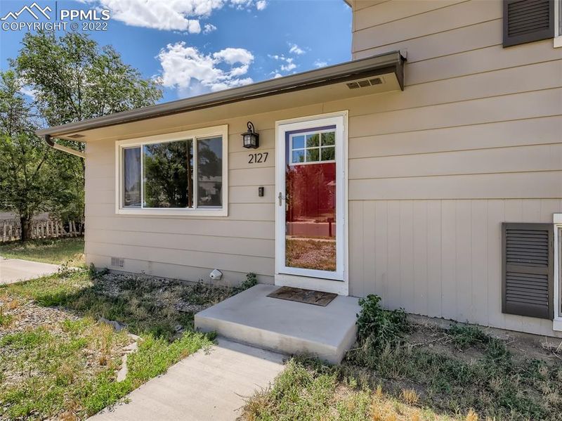 2127 Doniphan Dr, Colorado Springs, CO 80910