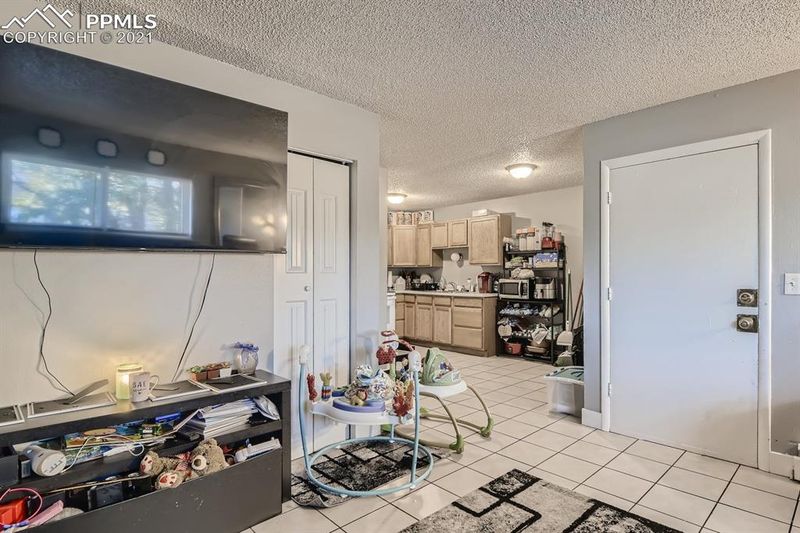 2127 Preuss Rd, Colorado Springs, CO 80910