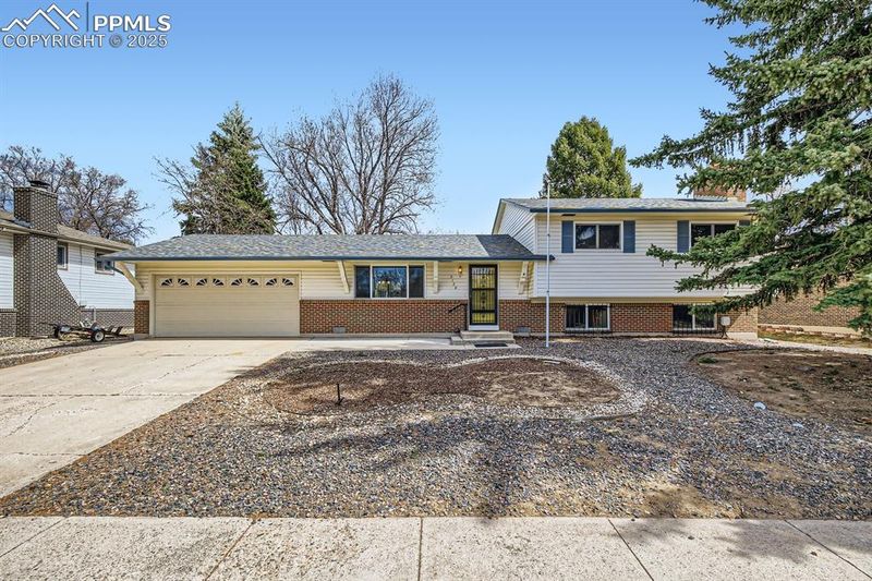 2129 W Greenwich Cir, Colorado Springs, CO 80909