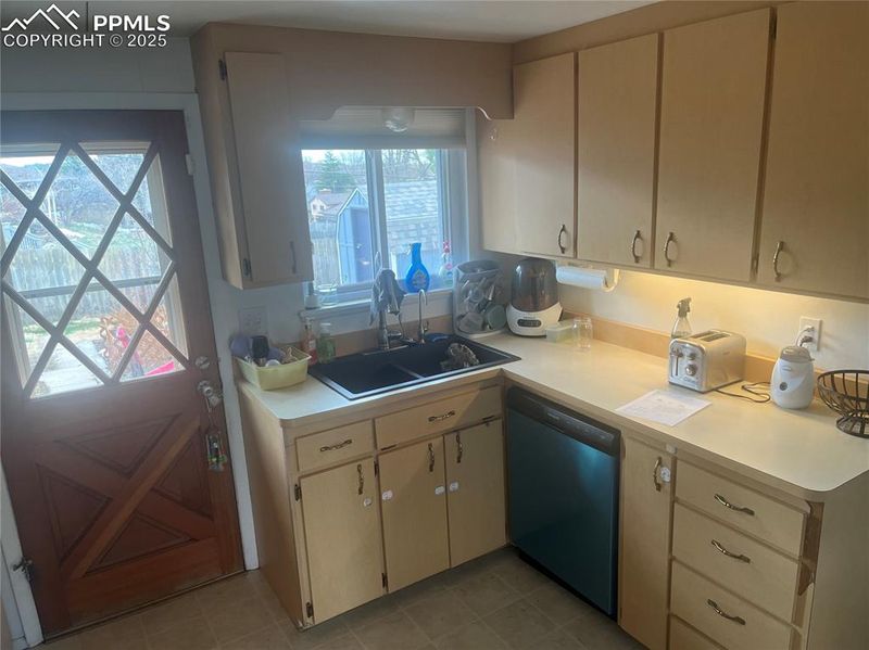 2129 Warwick Ln, Colorado Springs, CO 80909