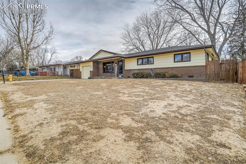 213 Davie Dr, Colorado Springs, CO 80911