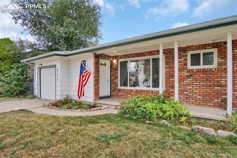 213 Steven Dr, Colorado Springs, CO 80911