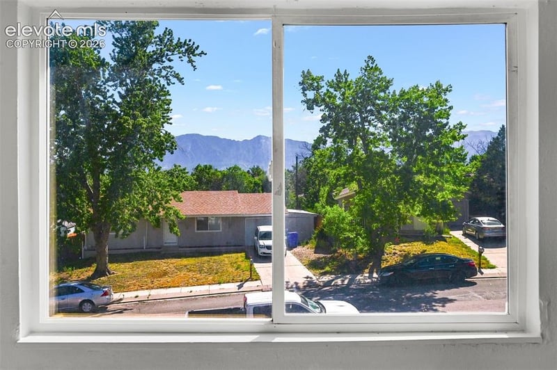 2133 Pepperwood Dr, Colorado Springs, CO 80910