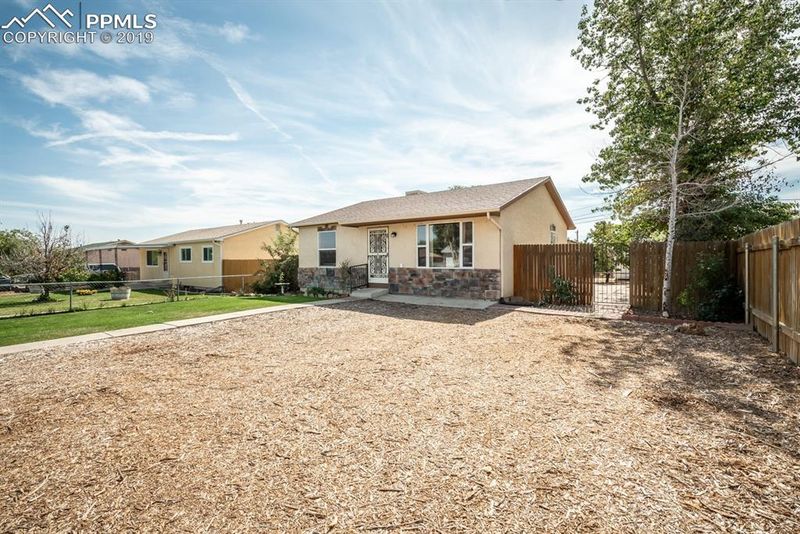 2134 W 12th St, Pueblo, CO 81003