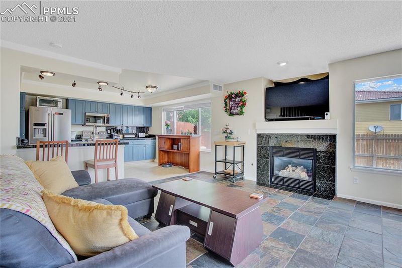 21395 E 40th Ave, Denver, CO 80249