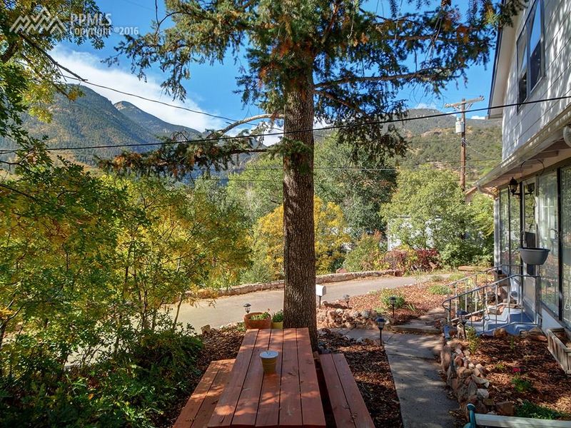 214 Iron Rd, Manitou Springs, CO 80829